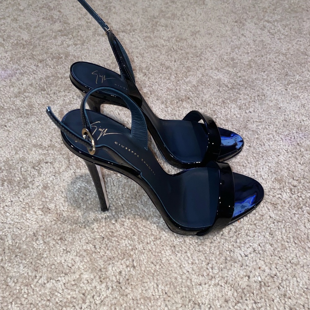 Size (8) 38 Giuseppe Zanotti